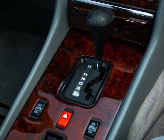 Синий Мерседес Кабрио, объемом двигателя 5.5 л и пробегом 97 тыс. км за 60599 $, фото 7 на Automoto.ua