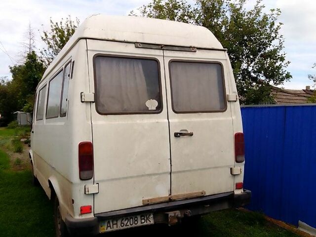 Белый Мерседес Ситан, объемом двигателя 2.3 л и пробегом 0 тыс. км за 1450 $, фото 1 на Automoto.ua
