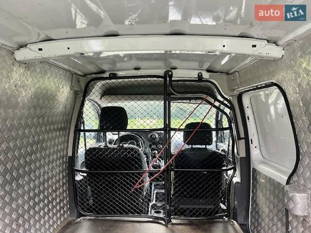 Белый Мерседес Ситан, объемом двигателя 1.46 л и пробегом 140 тыс. км за 8000 $, фото 4 на Automoto.ua