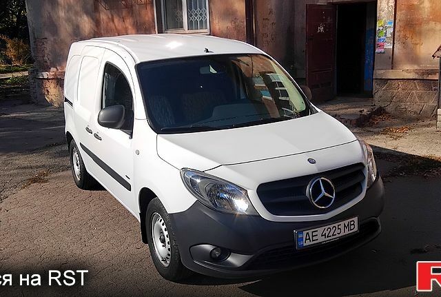 Белый Мерседес Ситан, объемом двигателя 1.5 л и пробегом 190 тыс. км за 7500 $, фото 6 на Automoto.ua