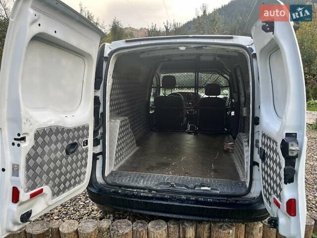 Белый Мерседес Ситан, объемом двигателя 1.46 л и пробегом 140 тыс. км за 8000 $, фото 2 на Automoto.ua