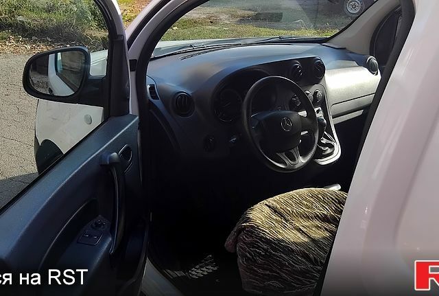 Белый Мерседес Ситан, объемом двигателя 1.5 л и пробегом 190 тыс. км за 7500 $, фото 4 на Automoto.ua