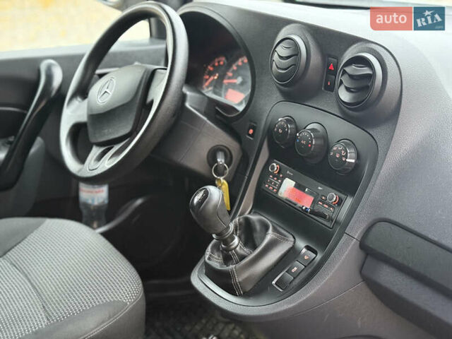 Білий Мерседес Сітан, об'ємом двигуна 1.5 л та пробігом 255 тис. км за 13200 $, фото 30 на Automoto.ua