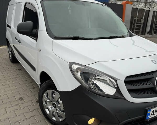 Белый Мерседес Ситан, объемом двигателя 1.46 л и пробегом 155 тыс. км за 11700 $, фото 8 на Automoto.ua