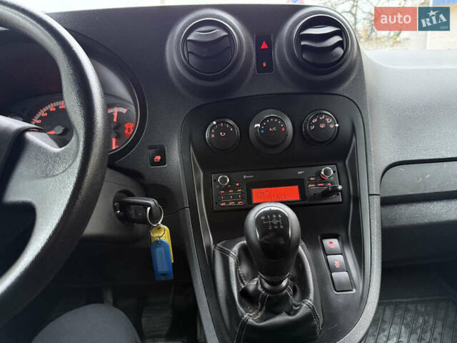 Білий Мерседес Сітан, об'ємом двигуна 1.5 л та пробігом 255 тис. км за 13200 $, фото 51 на Automoto.ua