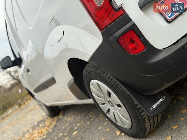 Білий Мерседес Сітан, об'ємом двигуна 1.5 л та пробігом 255 тис. км за 13200 $, фото 15 на Automoto.ua
