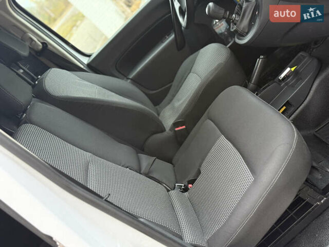 Білий Мерседес Сітан, об'ємом двигуна 1.5 л та пробігом 255 тис. км за 13200 $, фото 11 на Automoto.ua