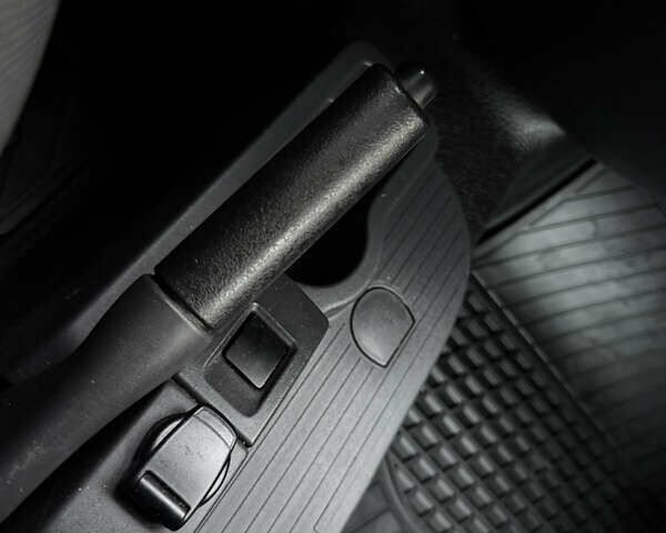 Білий Мерседес Сітан, об'ємом двигуна 1.5 л та пробігом 255 тис. км за 13200 $, фото 56 на Automoto.ua