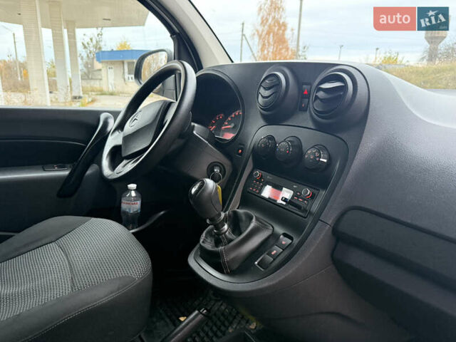 Білий Мерседес Сітан, об'ємом двигуна 1.5 л та пробігом 255 тис. км за 13200 $, фото 13 на Automoto.ua