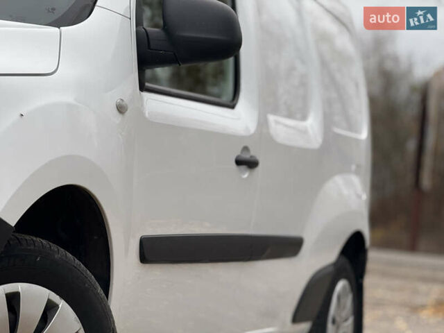 Білий Мерседес Сітан, об'ємом двигуна 1.5 л та пробігом 255 тис. км за 13200 $, фото 24 на Automoto.ua