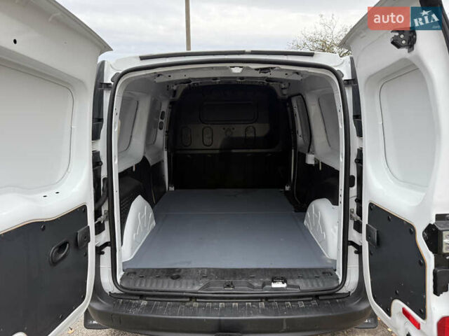 Білий Мерседес Сітан, об'ємом двигуна 1.5 л та пробігом 255 тис. км за 13200 $, фото 8 на Automoto.ua