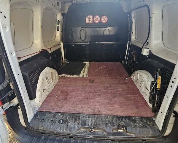 Білий Мерседес Сітан, об'ємом двигуна 1.46 л та пробігом 317 тис. км за 7500 $, фото 13 на Automoto.ua