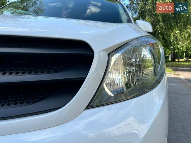 Білий Мерседес Сітан, об'ємом двигуна 1.46 л та пробігом 218 тис. км за 10850 $, фото 7 на Automoto.ua
