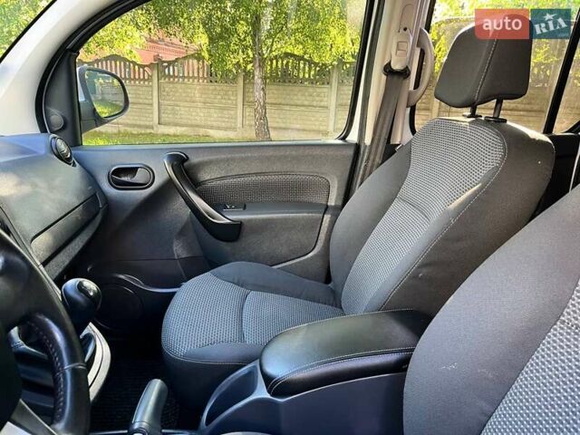 Білий Мерседес Сітан, об'ємом двигуна 1.46 л та пробігом 218 тис. км за 10850 $, фото 30 на Automoto.ua