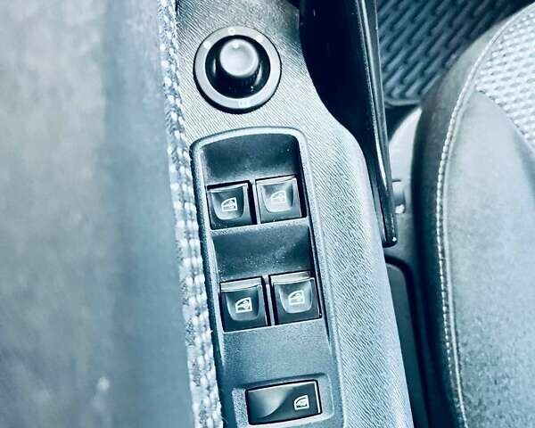 Белый Мерседес Ситан, объемом двигателя 1.46 л и пробегом 216 тыс. км за 10700 $, фото 18 на Automoto.ua