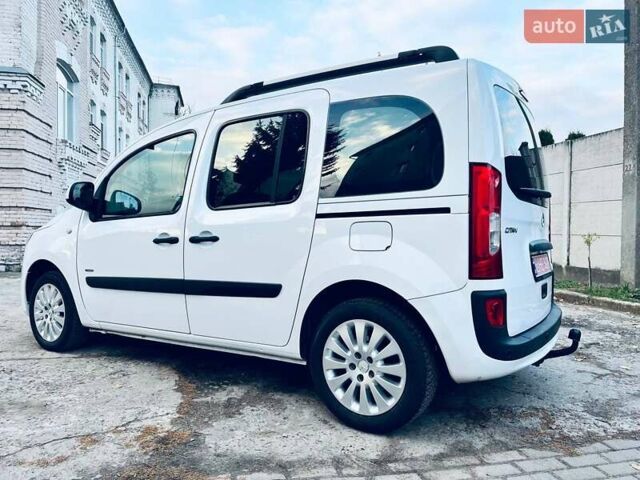 Белый Мерседес Ситан, объемом двигателя 1.46 л и пробегом 216 тыс. км за 10700 $, фото 2 на Automoto.ua