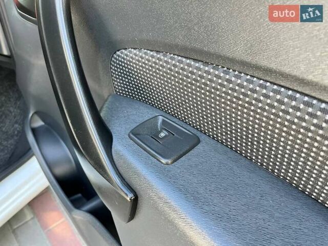 Білий Мерседес Сітан, об'ємом двигуна 1.46 л та пробігом 218 тис. км за 10850 $, фото 32 на Automoto.ua