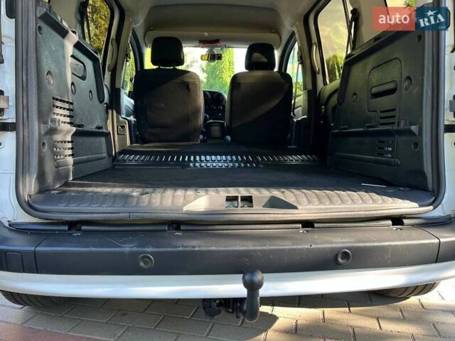 Білий Мерседес Сітан, об'ємом двигуна 1.46 л та пробігом 218 тис. км за 10850 $, фото 44 на Automoto.ua