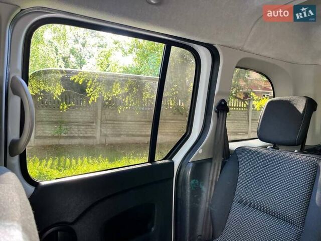 Білий Мерседес Сітан, об'ємом двигуна 1.46 л та пробігом 218 тис. км за 10850 $, фото 41 на Automoto.ua