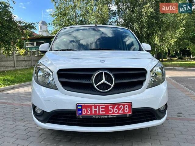 Білий Мерседес Сітан, об'ємом двигуна 1.46 л та пробігом 218 тис. км за 10850 $, фото 1 на Automoto.ua