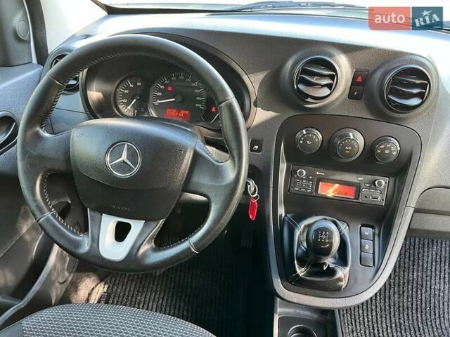 Білий Мерседес Сітан, об'ємом двигуна 1.46 л та пробігом 218 тис. км за 10850 $, фото 25 на Automoto.ua