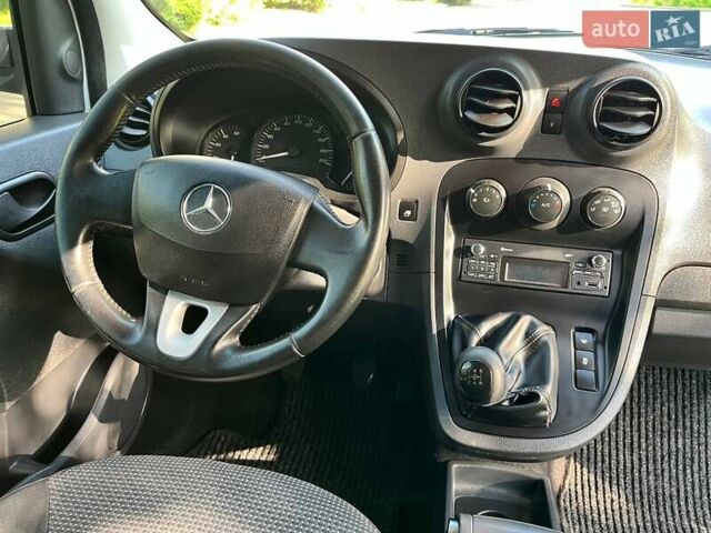 Білий Мерседес Сітан, об'ємом двигуна 1.46 л та пробігом 218 тис. км за 10850 $, фото 22 на Automoto.ua