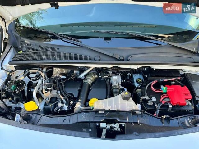 Білий Мерседес Сітан, об'ємом двигуна 1.46 л та пробігом 218 тис. км за 10850 $, фото 46 на Automoto.ua