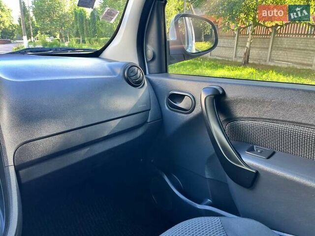 Білий Мерседес Сітан, об'ємом двигуна 1.46 л та пробігом 218 тис. км за 10850 $, фото 39 на Automoto.ua