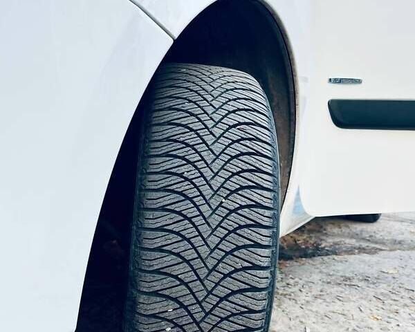 Белый Мерседес Ситан, объемом двигателя 1.46 л и пробегом 216 тыс. км за 10700 $, фото 28 на Automoto.ua