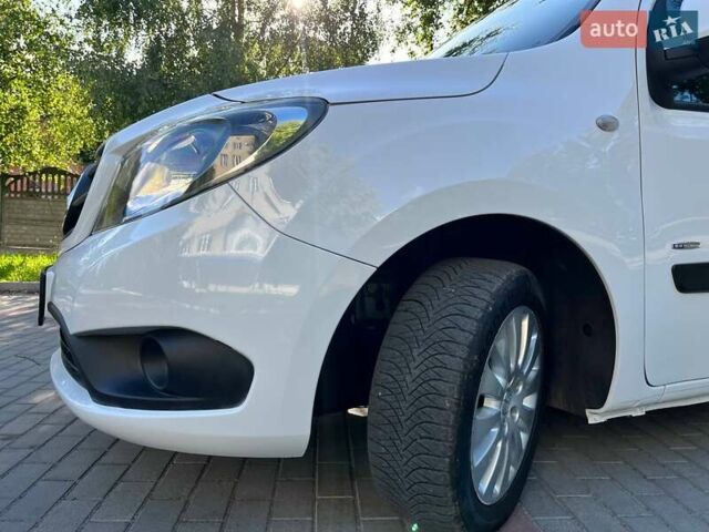 Білий Мерседес Сітан, об'ємом двигуна 1.46 л та пробігом 218 тис. км за 10850 $, фото 12 на Automoto.ua
