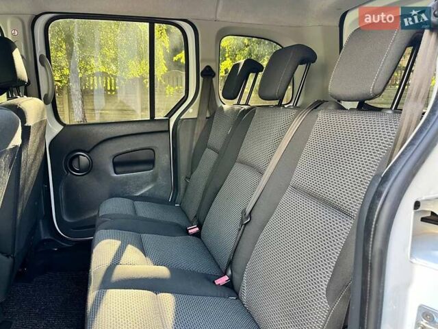 Білий Мерседес Сітан, об'ємом двигуна 1.46 л та пробігом 218 тис. км за 10850 $, фото 37 на Automoto.ua