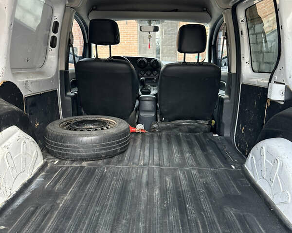 Белый Мерседес Ситан, объемом двигателя 1.46 л и пробегом 189 тыс. км за 8400 $, фото 7 на Automoto.ua