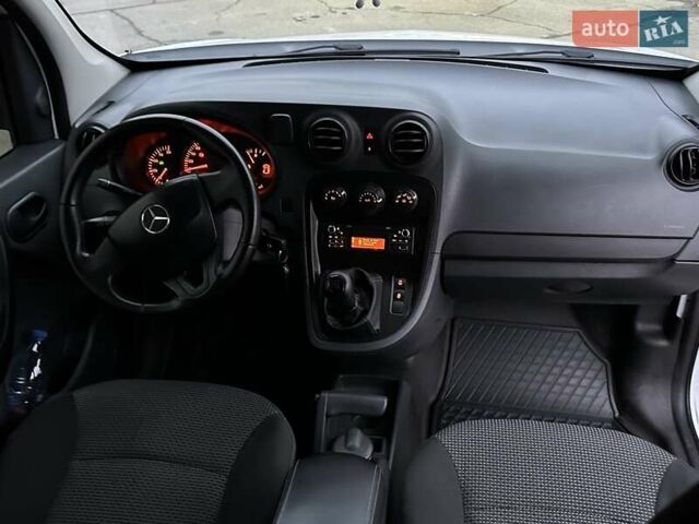 Белый Мерседес Ситан, объемом двигателя 1.46 л и пробегом 278 тыс. км за 8800 $, фото 12 на Automoto.ua