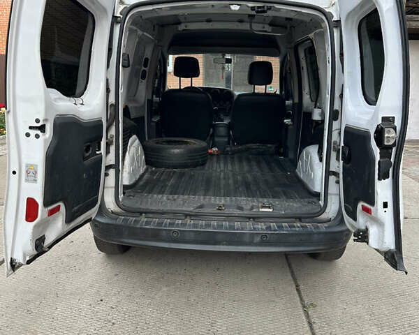 Белый Мерседес Ситан, объемом двигателя 1.46 л и пробегом 189 тыс. км за 8400 $, фото 6 на Automoto.ua