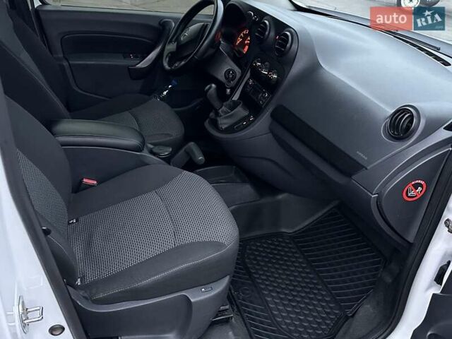 Белый Мерседес Ситан, объемом двигателя 1.46 л и пробегом 278 тыс. км за 8800 $, фото 11 на Automoto.ua