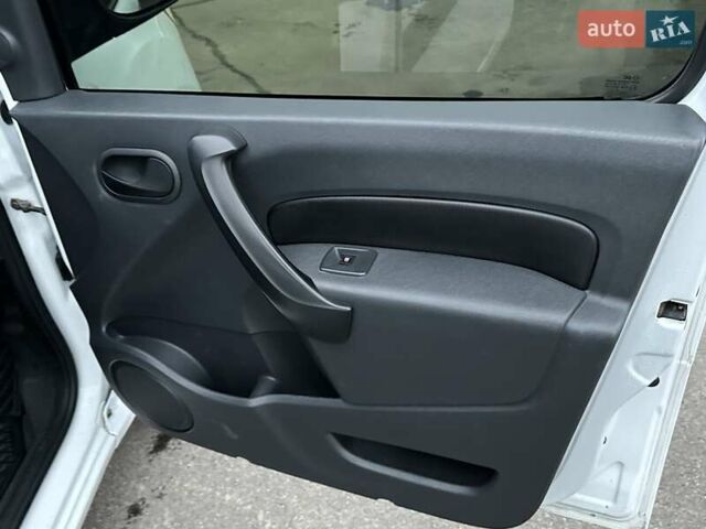 Белый Мерседес Ситан, объемом двигателя 1.46 л и пробегом 278 тыс. км за 8800 $, фото 10 на Automoto.ua