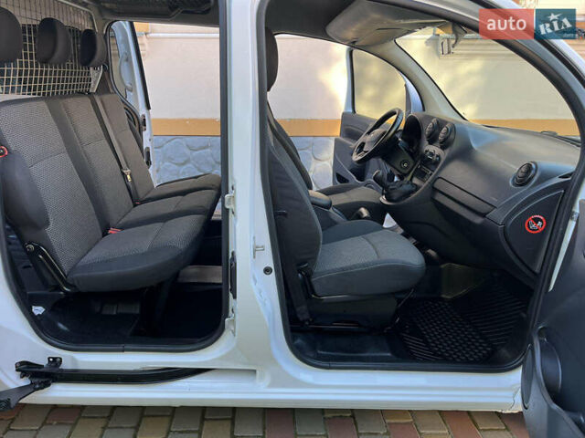 Белый Мерседес Ситан, объемом двигателя 1.5 л и пробегом 187 тыс. км за 11500 $, фото 16 на Automoto.ua