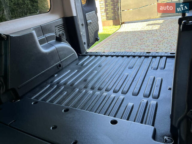 Белый Мерседес Ситан, объемом двигателя 1.5 л и пробегом 187 тыс. км за 11500 $, фото 13 на Automoto.ua