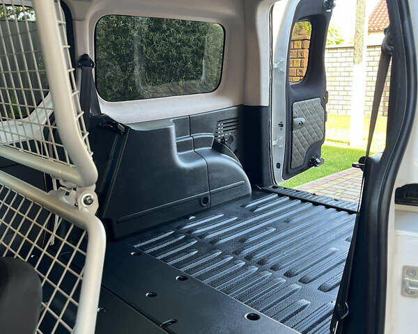 Белый Мерседес Ситан, объемом двигателя 1.5 л и пробегом 187 тыс. км за 11500 $, фото 12 на Automoto.ua