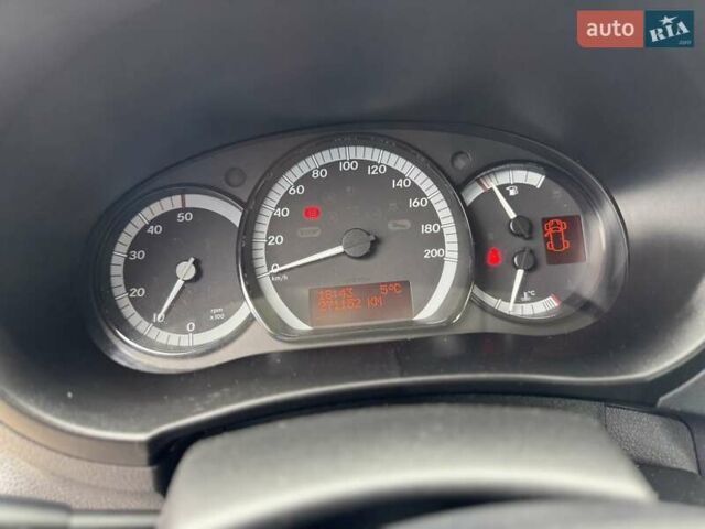Білий Мерседес Сітан, об'ємом двигуна 1.46 л та пробігом 271 тис. км за 11000 $, фото 26 на Automoto.ua