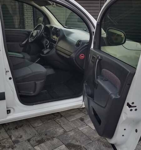 Белый Мерседес Ситан, объемом двигателя 1.5 л и пробегом 240 тыс. км за 11100 $, фото 26 на Automoto.ua