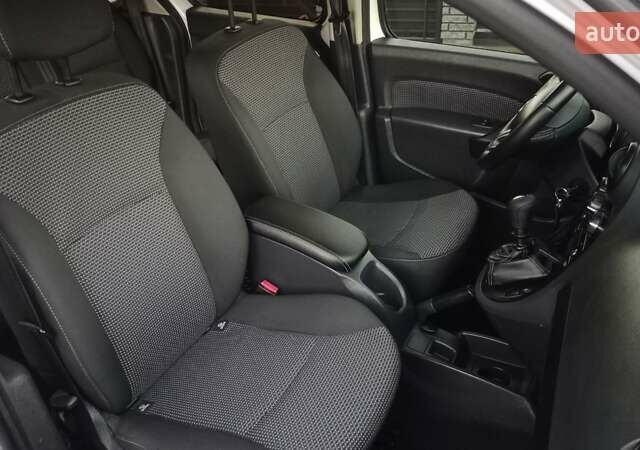 Білий Мерседес Сітан, об'ємом двигуна 1.5 л та пробігом 240 тис. км за 11100 $, фото 30 на Automoto.ua