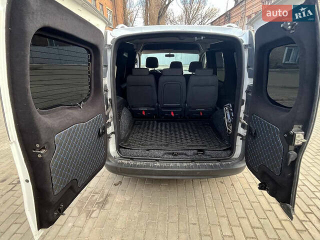 Белый Мерседес Ситан, объемом двигателя 1.46 л и пробегом 192 тыс. км за 11500 $, фото 2 на Automoto.ua