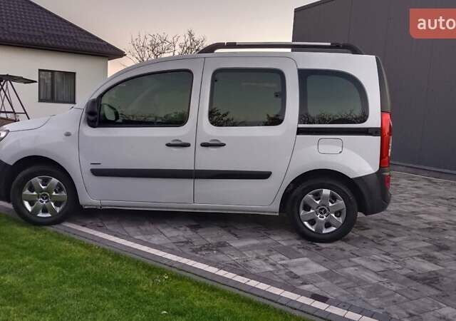 Білий Мерседес Сітан, об'ємом двигуна 1.5 л та пробігом 240 тис. км за 11100 $, фото 4 на Automoto.ua