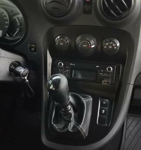 Белый Мерседес Ситан, объемом двигателя 1.5 л и пробегом 240 тыс. км за 11100 $, фото 27 на Automoto.ua