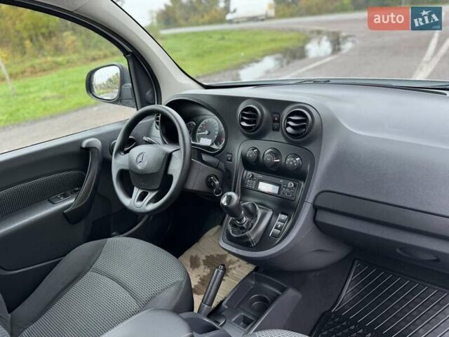 Білий Мерседес Сітан, об'ємом двигуна 1.46 л та пробігом 271 тис. км за 11000 $, фото 49 на Automoto.ua