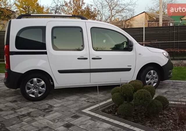 Білий Мерседес Сітан, об'ємом двигуна 1.5 л та пробігом 240 тис. км за 11100 $, фото 1 на Automoto.ua