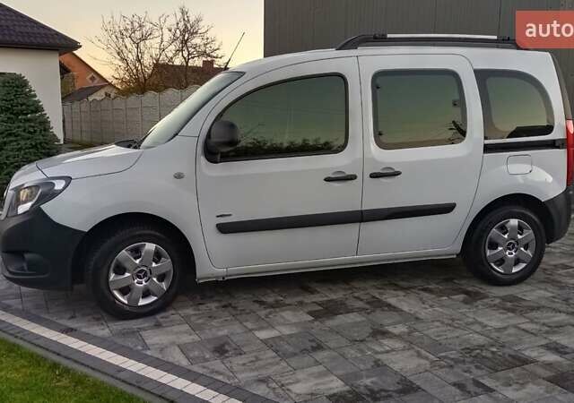 Білий Мерседес Сітан, об'ємом двигуна 1.5 л та пробігом 240 тис. км за 11100 $, фото 18 на Automoto.ua