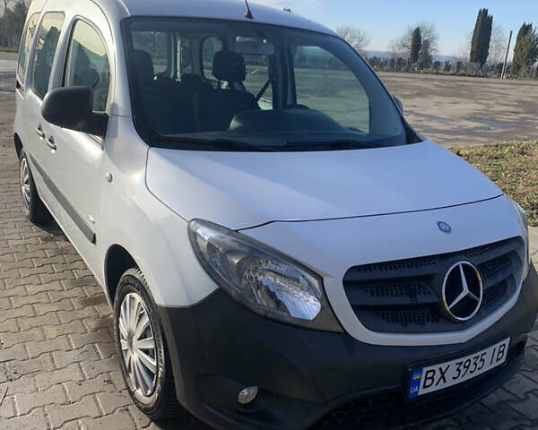 Белый Мерседес Ситан, объемом двигателя 1.46 л и пробегом 190 тыс. км за 10800 $, фото 1 на Automoto.ua