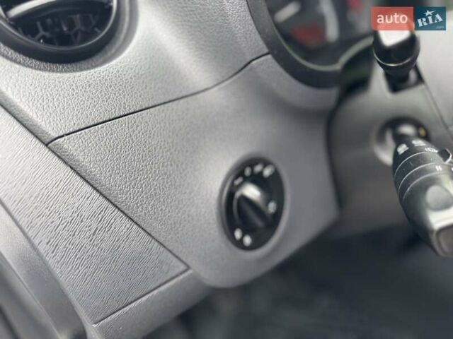 Білий Мерседес Сітан, об'ємом двигуна 1.46 л та пробігом 271 тис. км за 11000 $, фото 22 на Automoto.ua